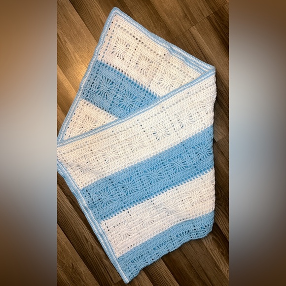 Vintage Handmade Starburst Blue White Stripe Knit Crochet Square Blanket